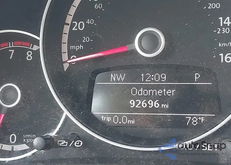 2013 Volkswagen Beetle 2.5L z USA, uszkodzony, nr VIN 3VWJX7AT2DM600634